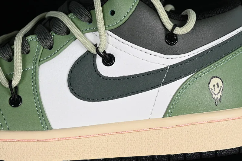All categories Air Jordan Jordan series basketball shoes Air Jordan 1 Low Z version Air Jordan 1 Low AJ1 Joe 1 strap deconstruction low-top basketball shoes 553558-062